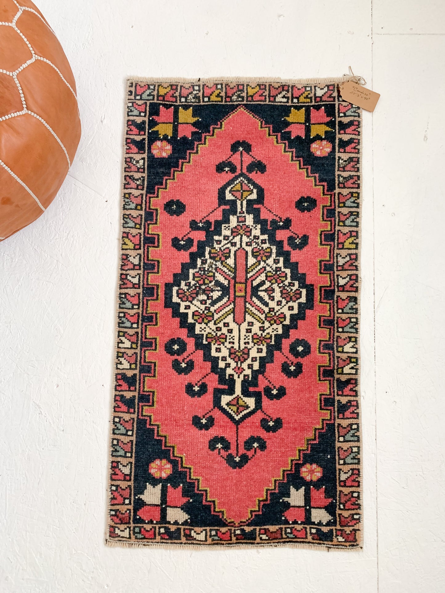 Candice - 1.7' x 3.3' Vintage Turkish Mini Rug