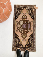 Load image into Gallery viewer, Tabitha II - 1.5&#39; x 3.2&#39; Vintage Turkish Mini Rug
