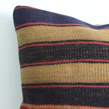 Load image into Gallery viewer, Tacoma - 18&quot; x 18&quot; Kilim Pillow Cover
