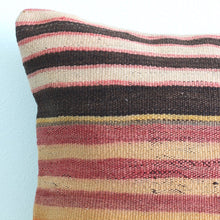Load image into Gallery viewer, Tumwater - 18&quot; x 18&quot; Kilim Pillow Cover
